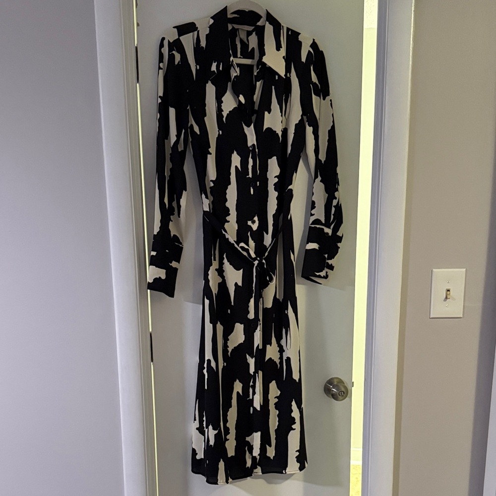 H&M Black and White Long Sleeve Button Down Dress